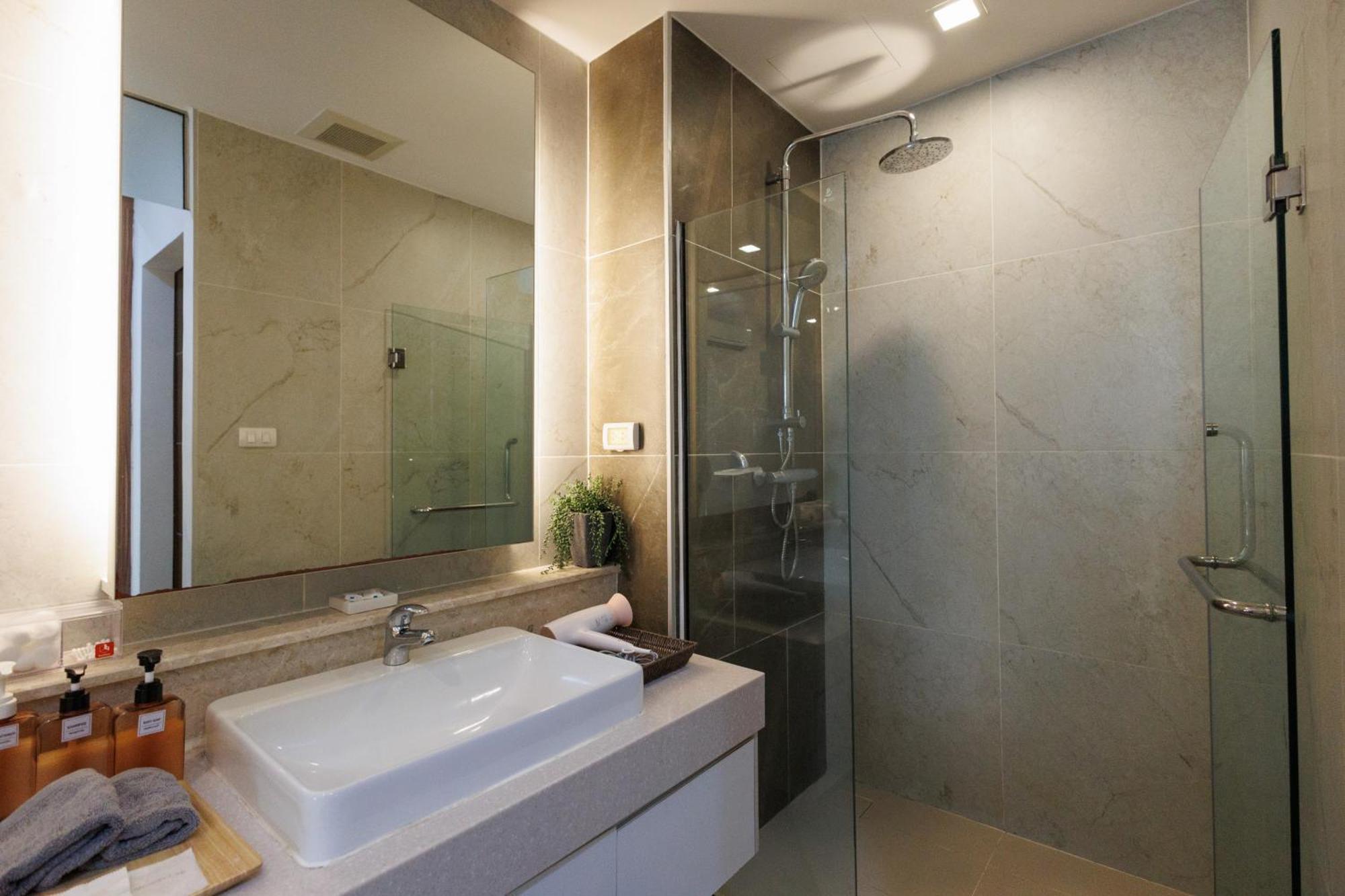 The Astra Condo City Center Chiang Mai Bagian luar foto